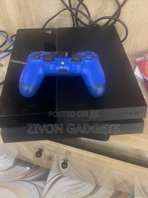 PS4 With 7 Games Available