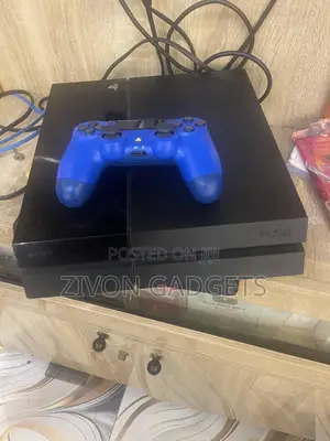 PS4 With 7 Games Available