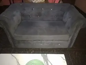 Couch 5 Seaters Plus Designer Table