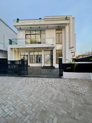 5bdrm Duplex in Ikota for sale
