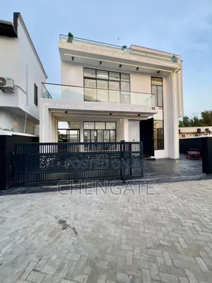 5bdrm Duplex in Ikota for sale
