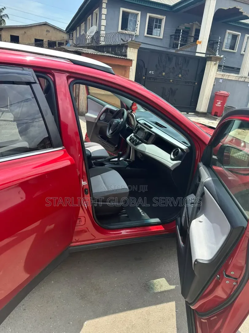 Toyota RAV4 2015 Red