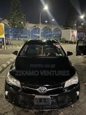 Toyota Camry SE 4dr Sedan (2.5L 4cyl 6A) 2015 Black