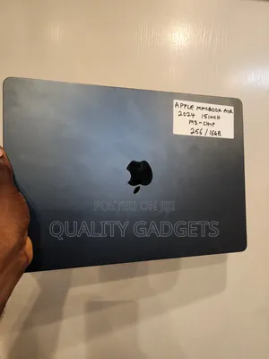 Laptop Apple MacBook Air 2024 M3 16GB Apple M3 SSD 256GB