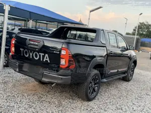 New Toyota Hilux Black Edition 2026 Black