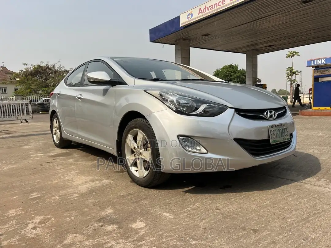 Hyundai Elantra 2012 Silver
