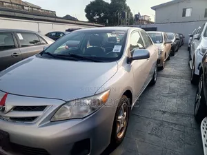 Toyota Corolla LE 4dr Sedan (1.8L 4cyl 4A) 2012 Silver