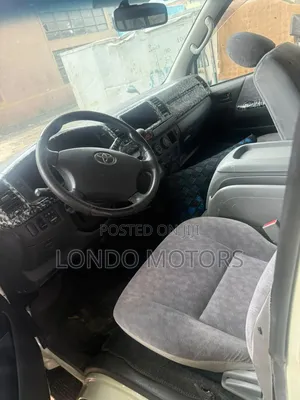 Toyota HiAce 2014 White