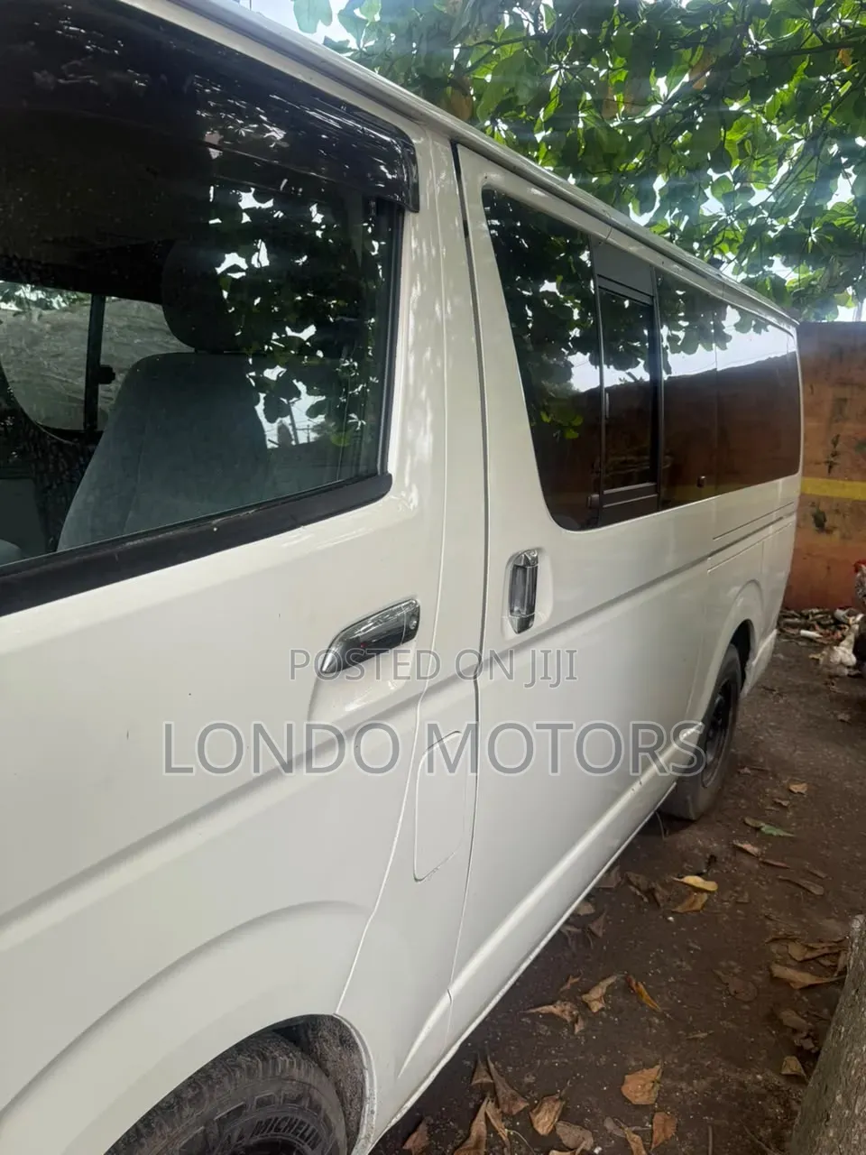 Toyota HiAce 2014 White
