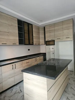 4bdrm Townhouse / Terrace in Main Wuye for rent