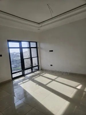 4bdrm Townhouse / Terrace in Main Wuye for rent