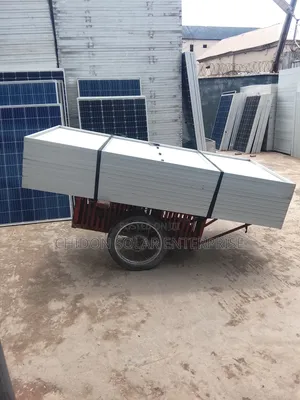 750W Jinko Non-Bifacial Solar Panel – High-Efficiency