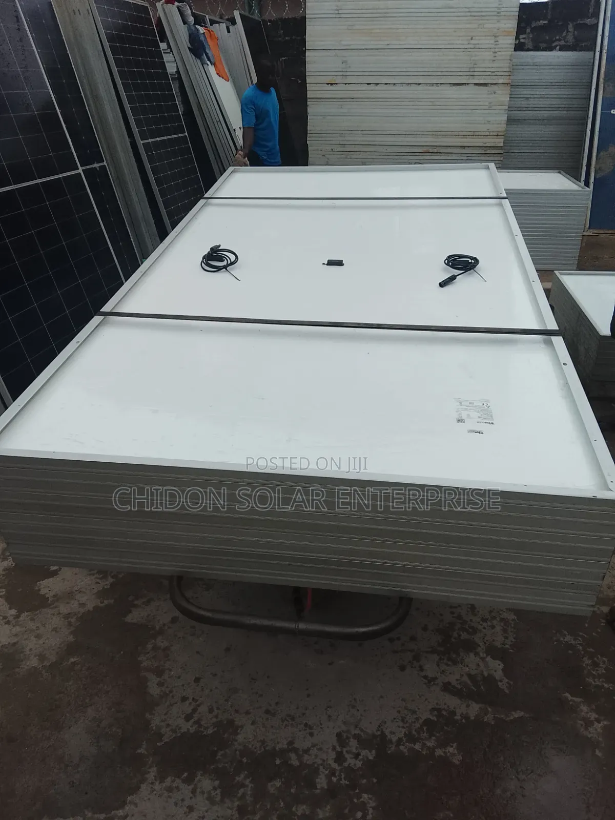 750W Jinko Non-Bifacial Solar Panel – High-Efficiency