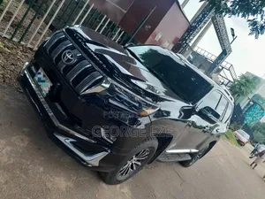 Toyota Land Cruiser Prado 2016 Black