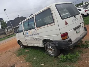 Volkswagen Transporter 2002 White