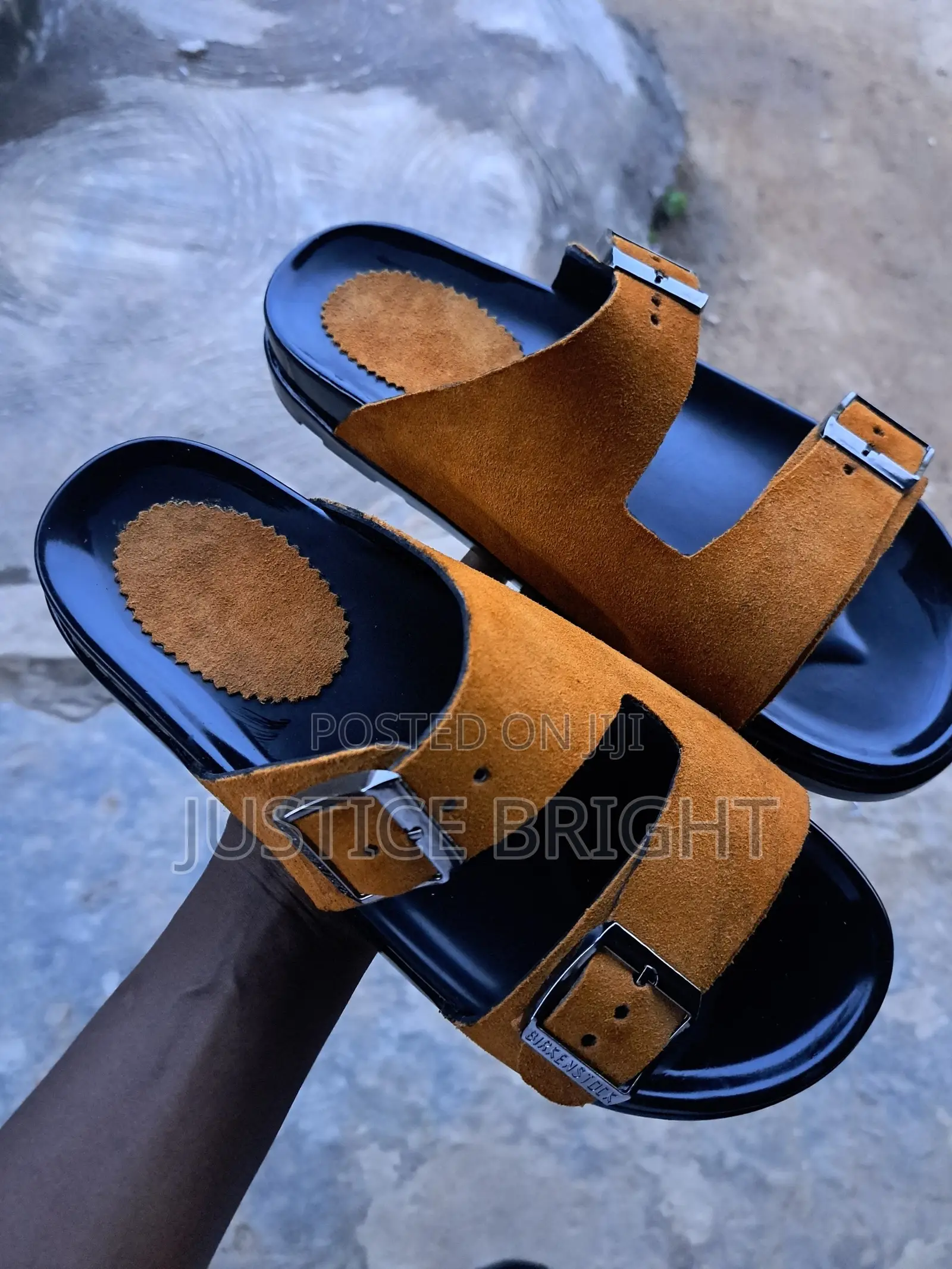 Double Buckle Palm