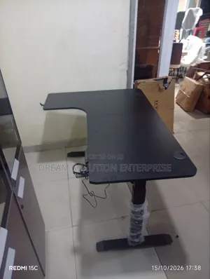 1.4 Meter Electric Adjustable L Shape Gaming Table