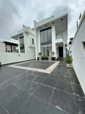 5bdrm Duplex in Ikota  
‎ for sale