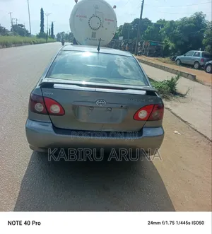 Toyota Corolla 2005 Gray