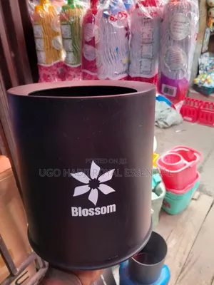 Blossom Open-Top Plastic Waste Bin – Brand New