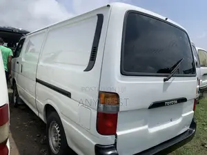 Toyota HiAce 2000 White