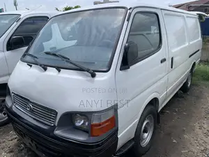 Toyota HiAce 2000 White