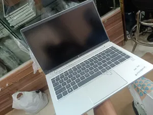 Laptop HP EliteBook 645 G10 16GB AMD Ryzen 5 SSD 256GB