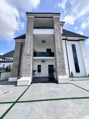 5bdrm Mansion in Dakwo District for sale
