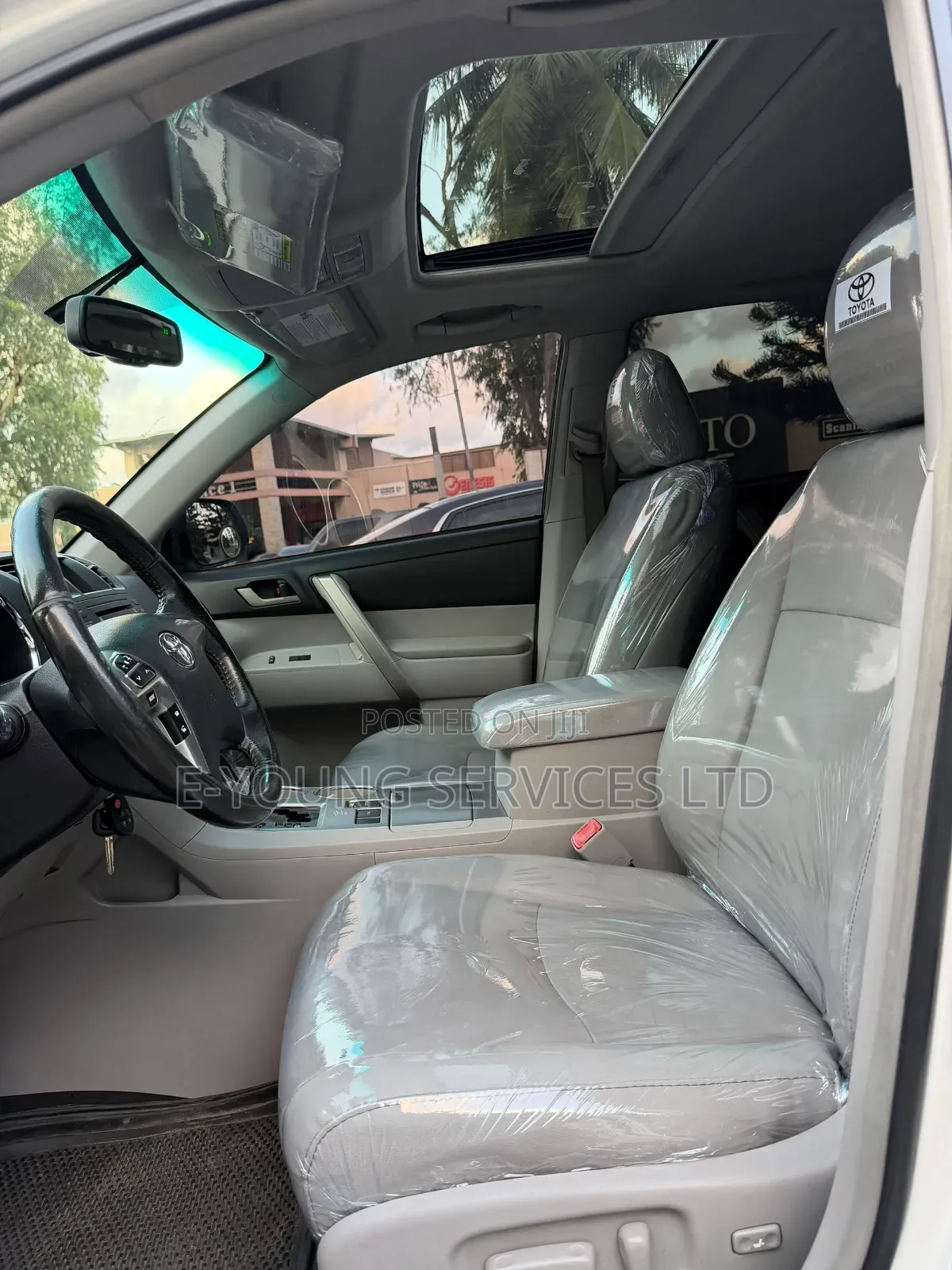 Toyota Highlander SE 2011 White