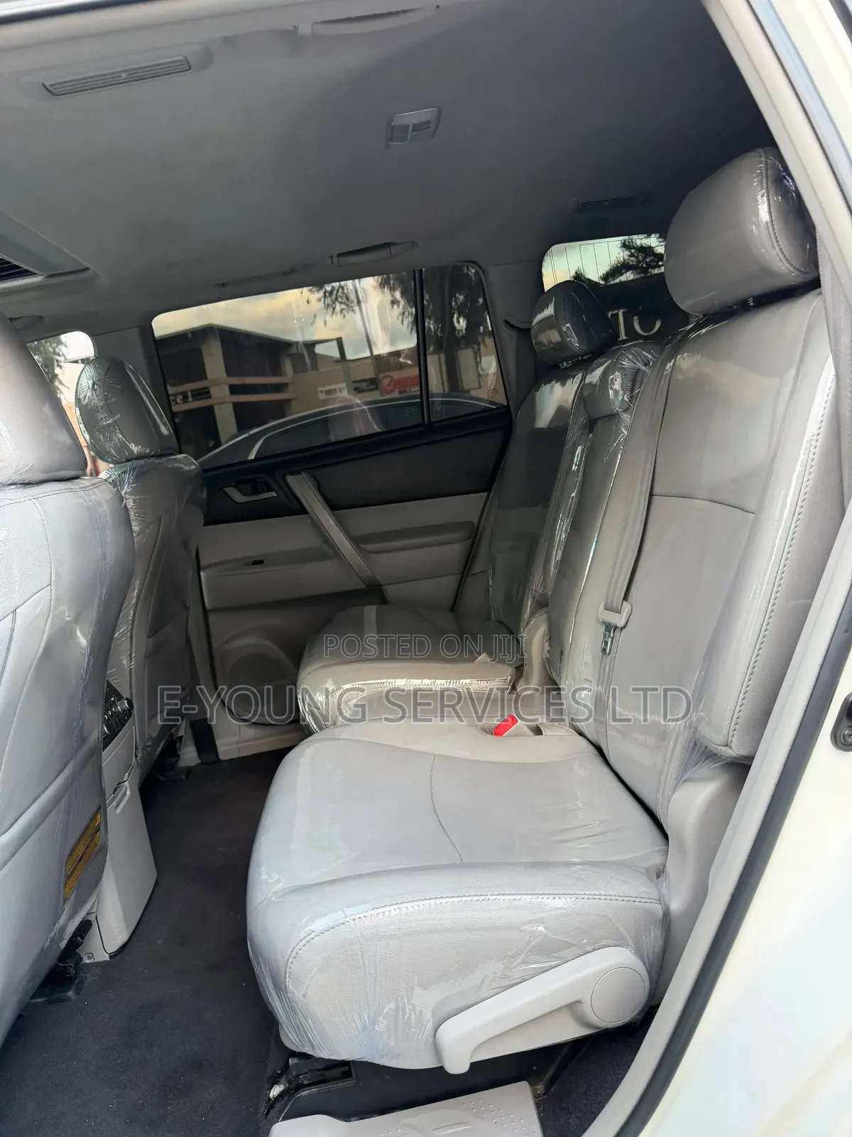Toyota Highlander SE 2011 White