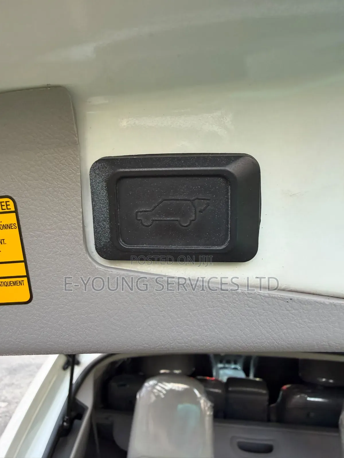 Toyota Highlander SE 2011 White