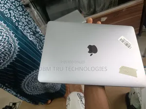Laptop Apple MacBook Pro 2018 16GB Intel Core i7 SSD 256GB