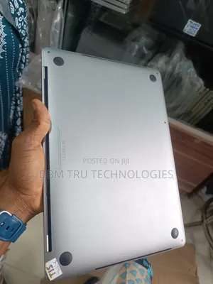 Laptop Apple MacBook Pro 2018 16GB Intel Core i7 SSD 256GB