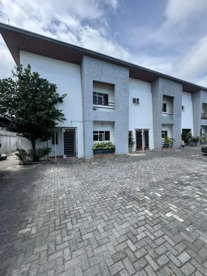 4bdrm Duplex in Lekki Phase 1 Lagos for rent