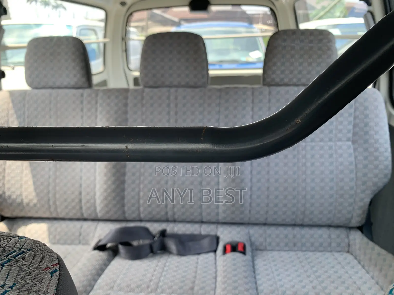 Toyota HiAce 2005 White