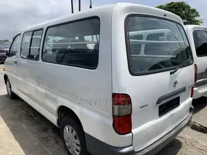 Toyota HiAce 2005 White