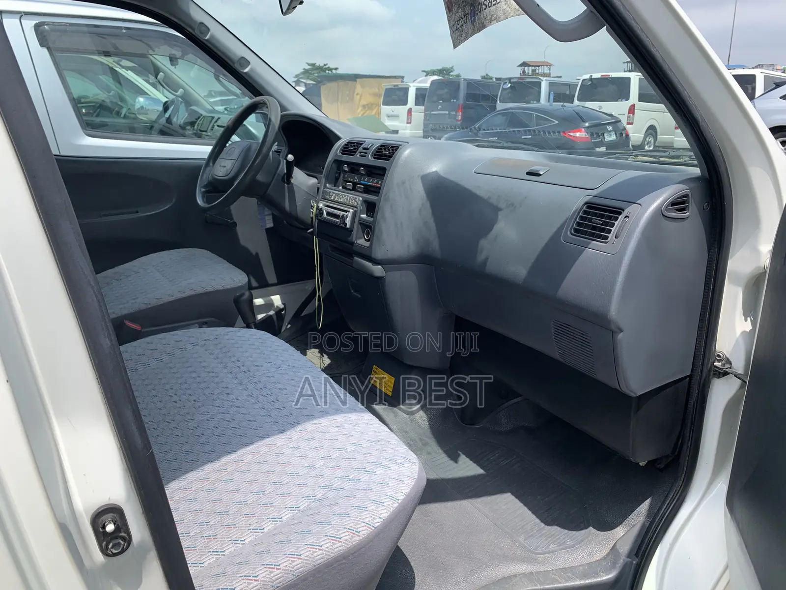 Toyota HiAce 2005 White