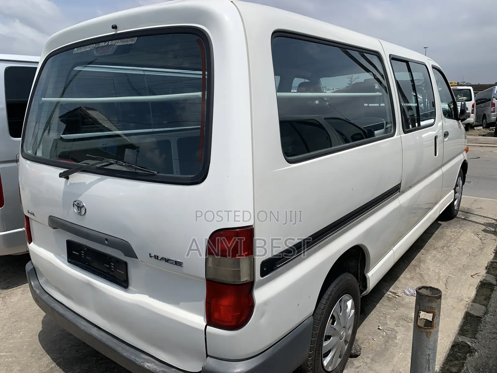 Toyota HiAce 2005 White