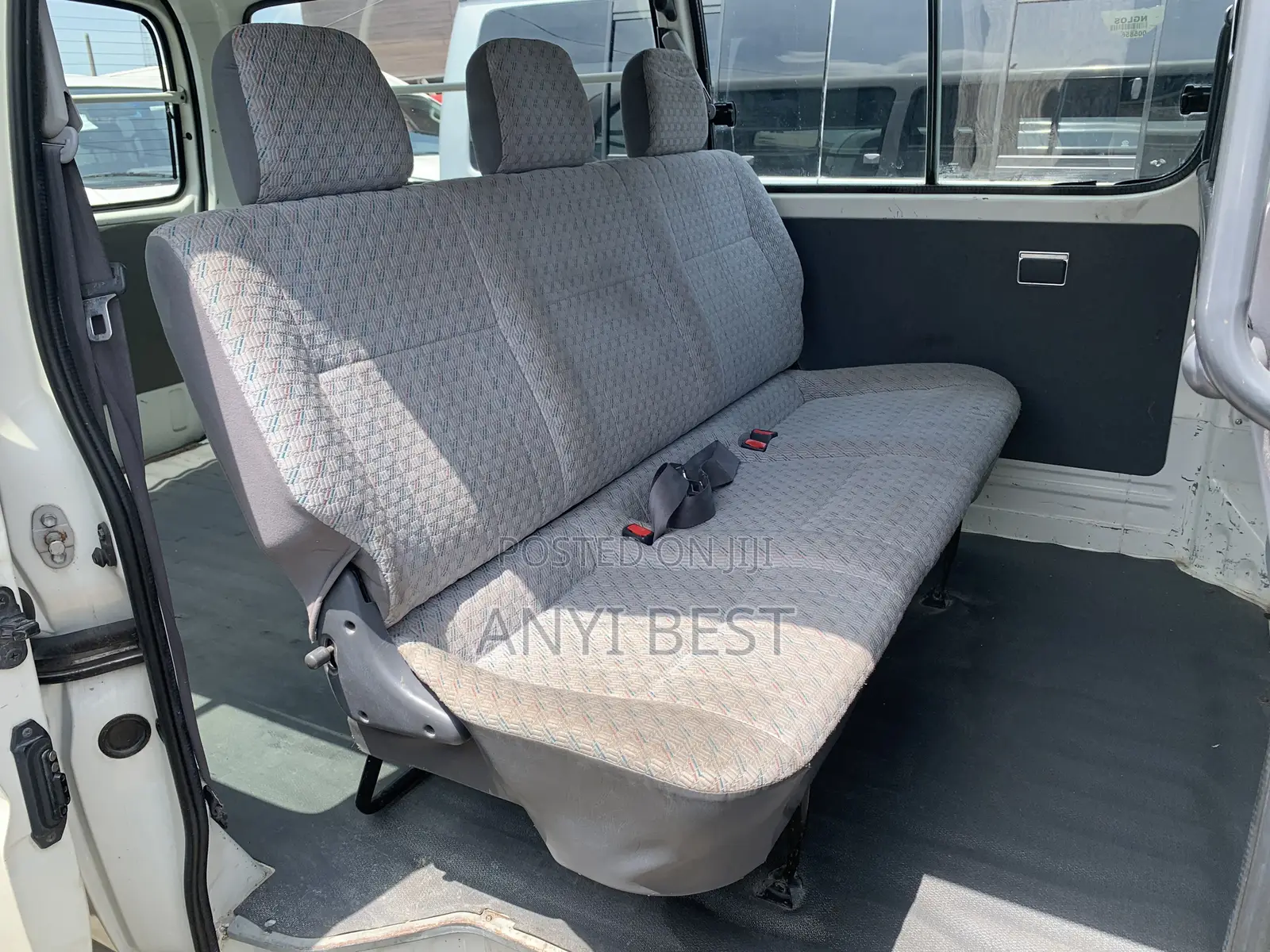 Toyota HiAce 2005 White