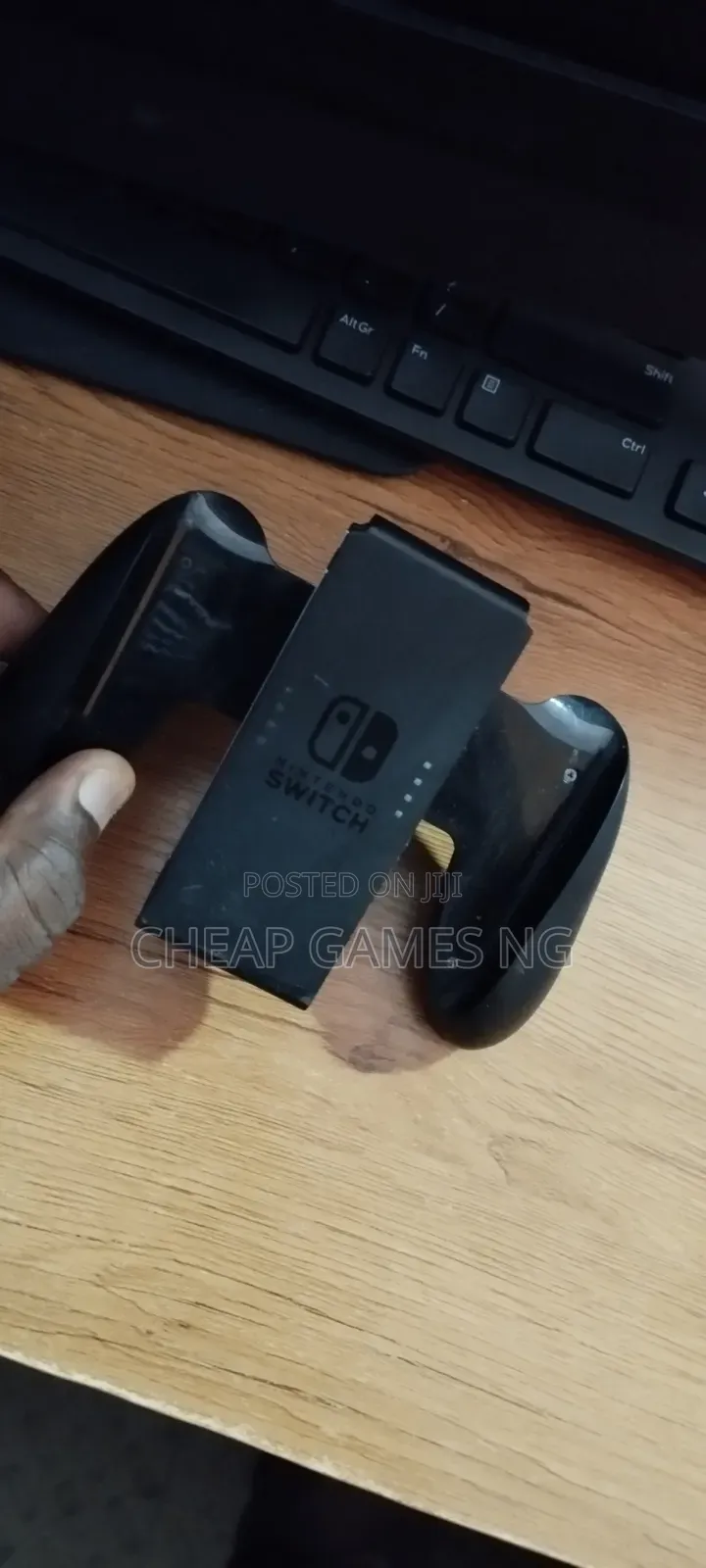 Nintendo Switch Joy-Con Grip Used