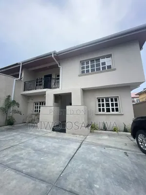3bdrm Apartment in Chief Ifeanyi, Lekki Phase 1 for rent