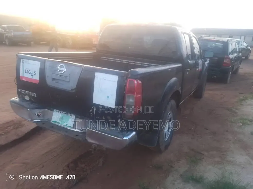 Nissan Frontier Automatic 2005 Black