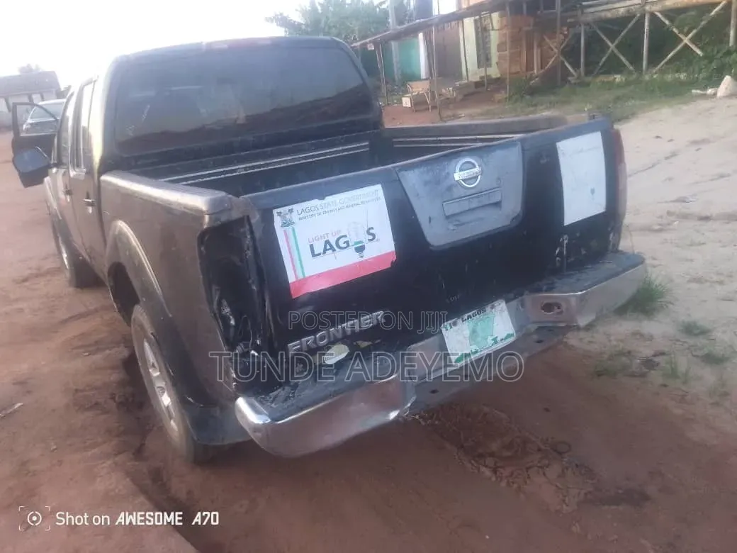 Nissan Frontier Automatic 2005 Black