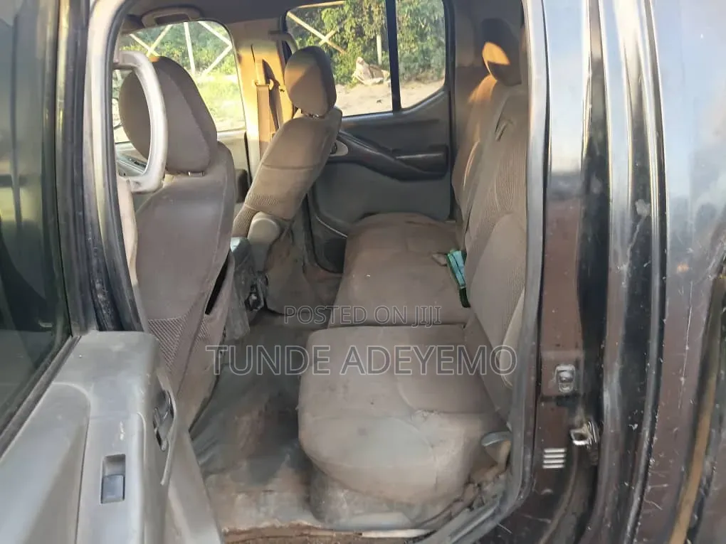 Nissan Frontier Automatic 2005 Black