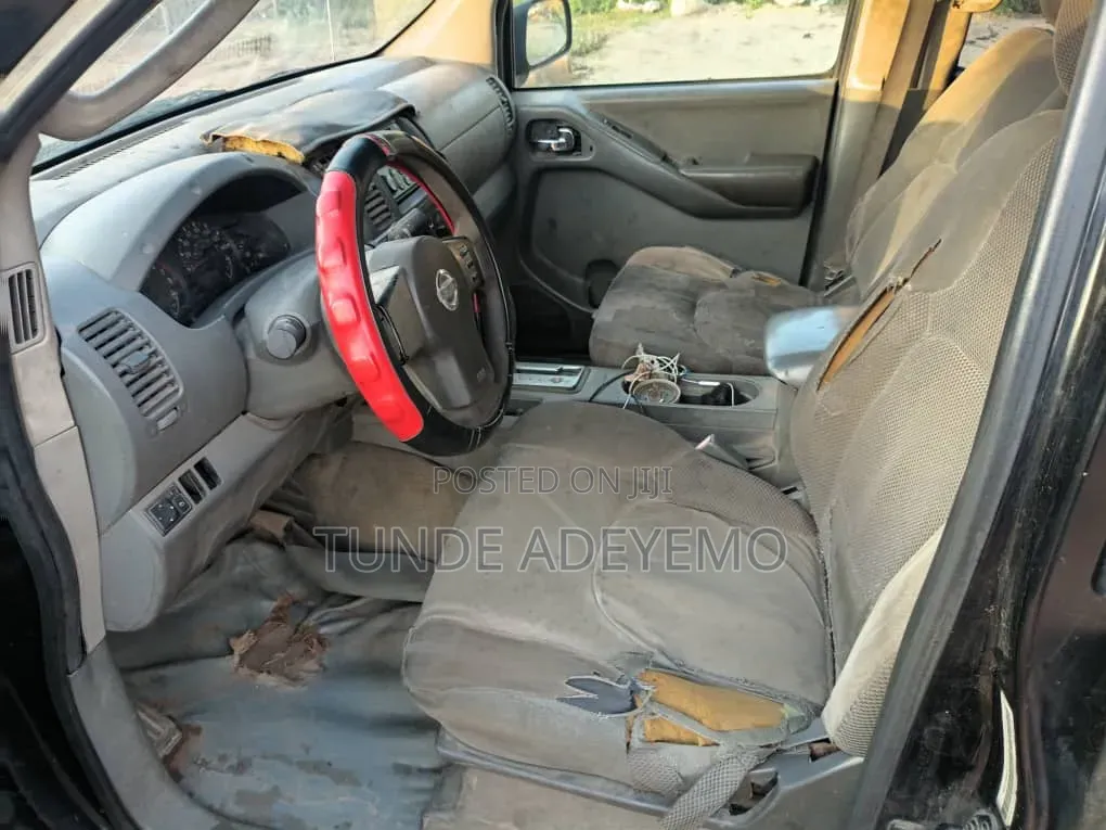 Nissan Frontier Automatic 2005 Black