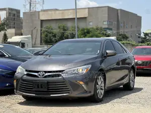 Toyota Camry XLE 4dr Sedan (2.5L 4cyl 6A) 2015 Gray