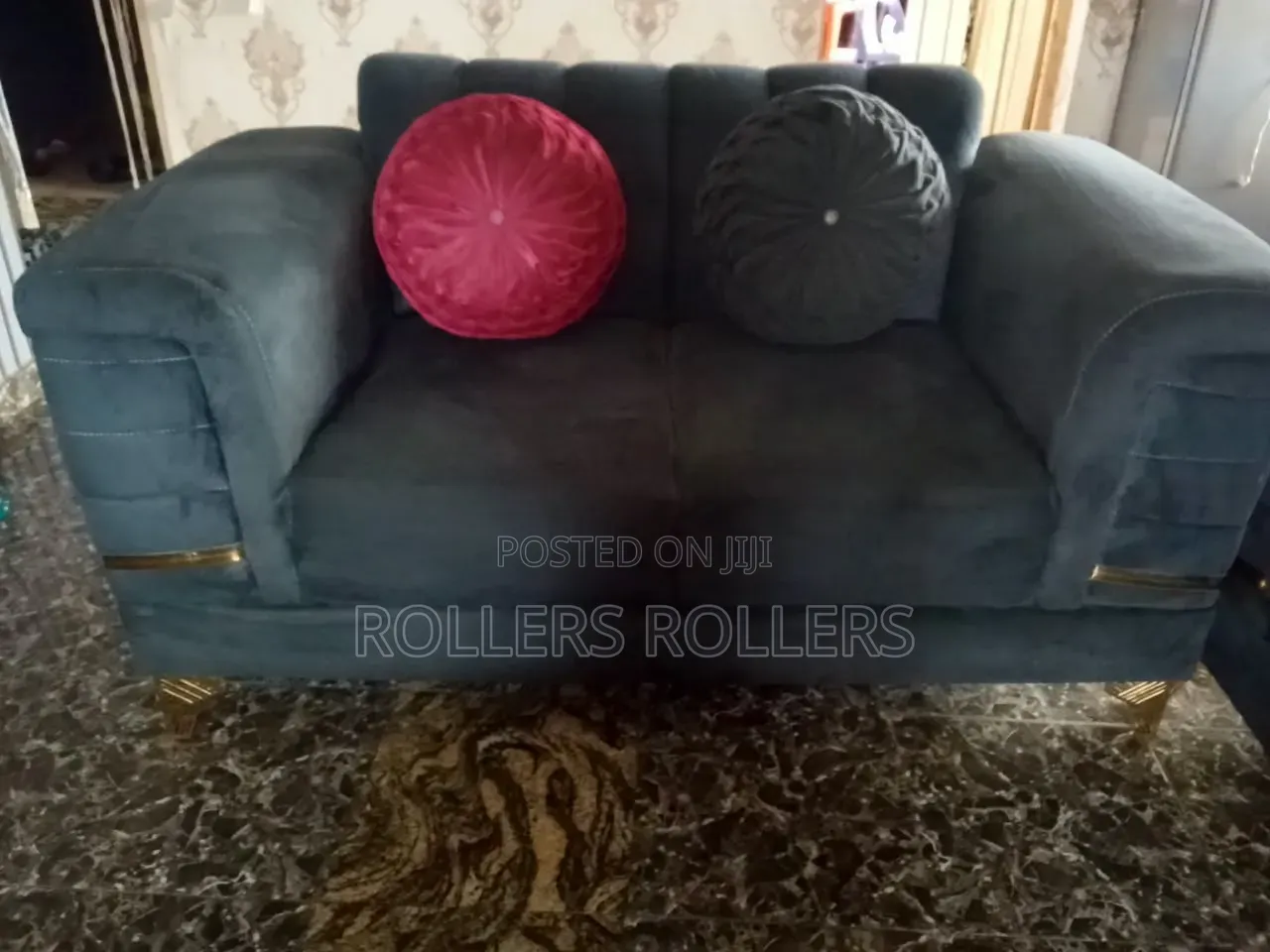 Neatly Used Sofa Set