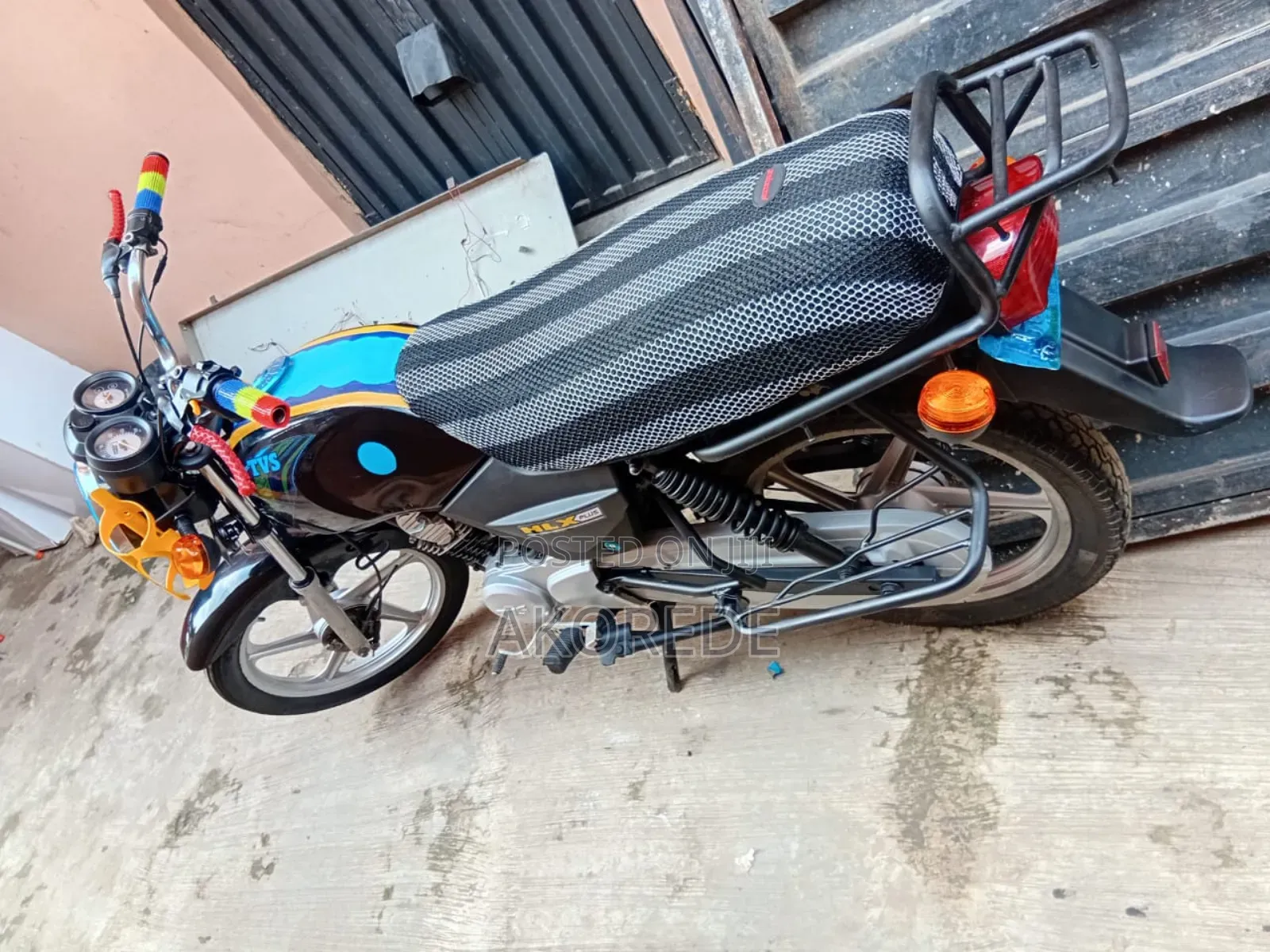 TVS Apache 180 RTR 2025 Black