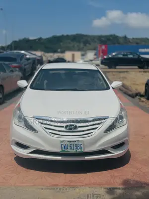 Hyundai Sonata GLS Sedan FWD (2.4L 4cyl 6A) 2013 White