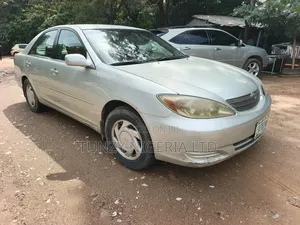 Toyota Camry LE V6 4dr Sedan (3.0L 6cyl 5A) 2004 Silver